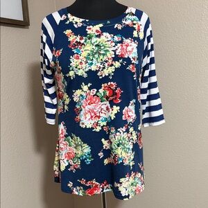Nuggles floral and Striped Women's Top